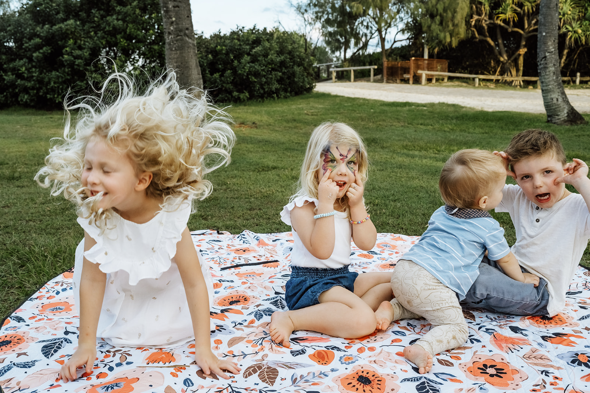 2m Round Picnic Blanket – Waterproof, Sand-Free, Outdoor Family Rug (Spring Blossom) image 8