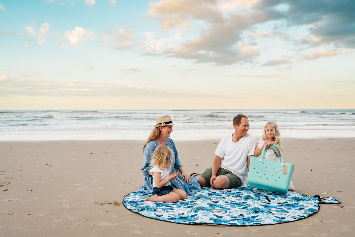 Sunday Crew Bag – XL EVA Rubber Beach Tote – Waterproof, Sand-Free & Family-Ready (Spring Mint)) image 6
