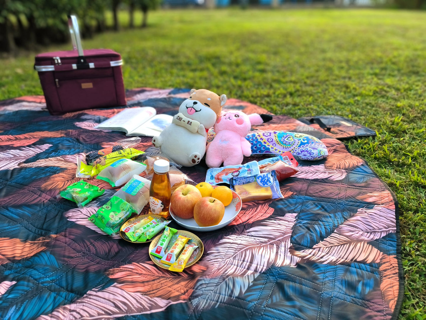 2m Round Picnic Blanket – Waterproof, Sand-Free, Outdoor Family Rug (Boho Feathers) image 8