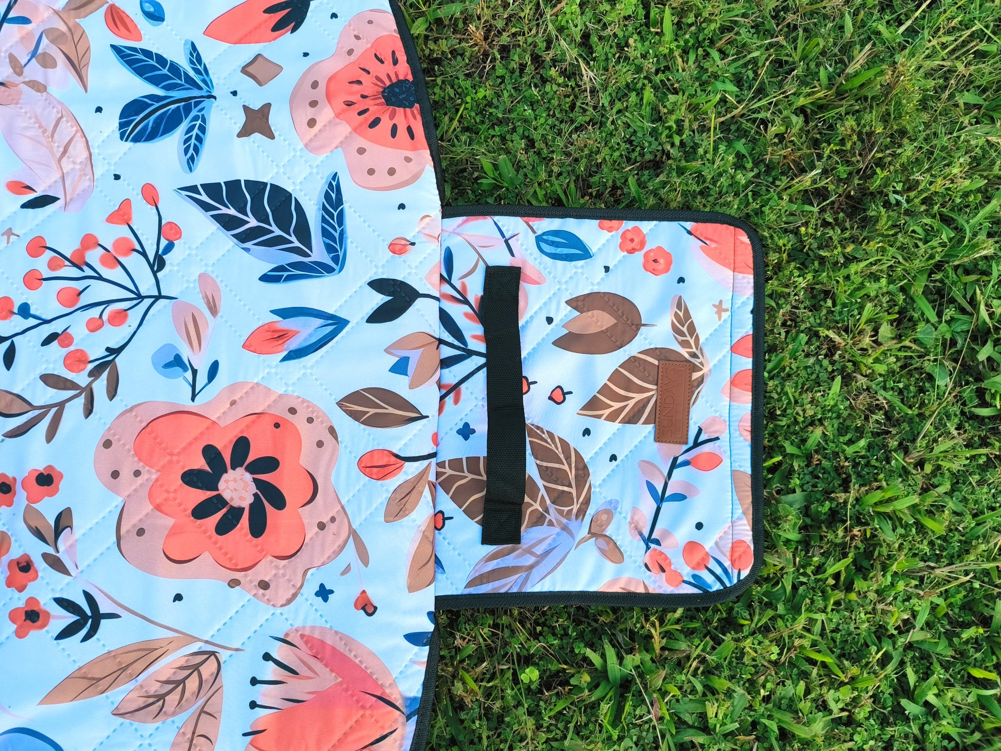 2m Round Picnic Blanket – Waterproof, Sand-Free, Outdoor Family Rug (Spring Blossom) image 10